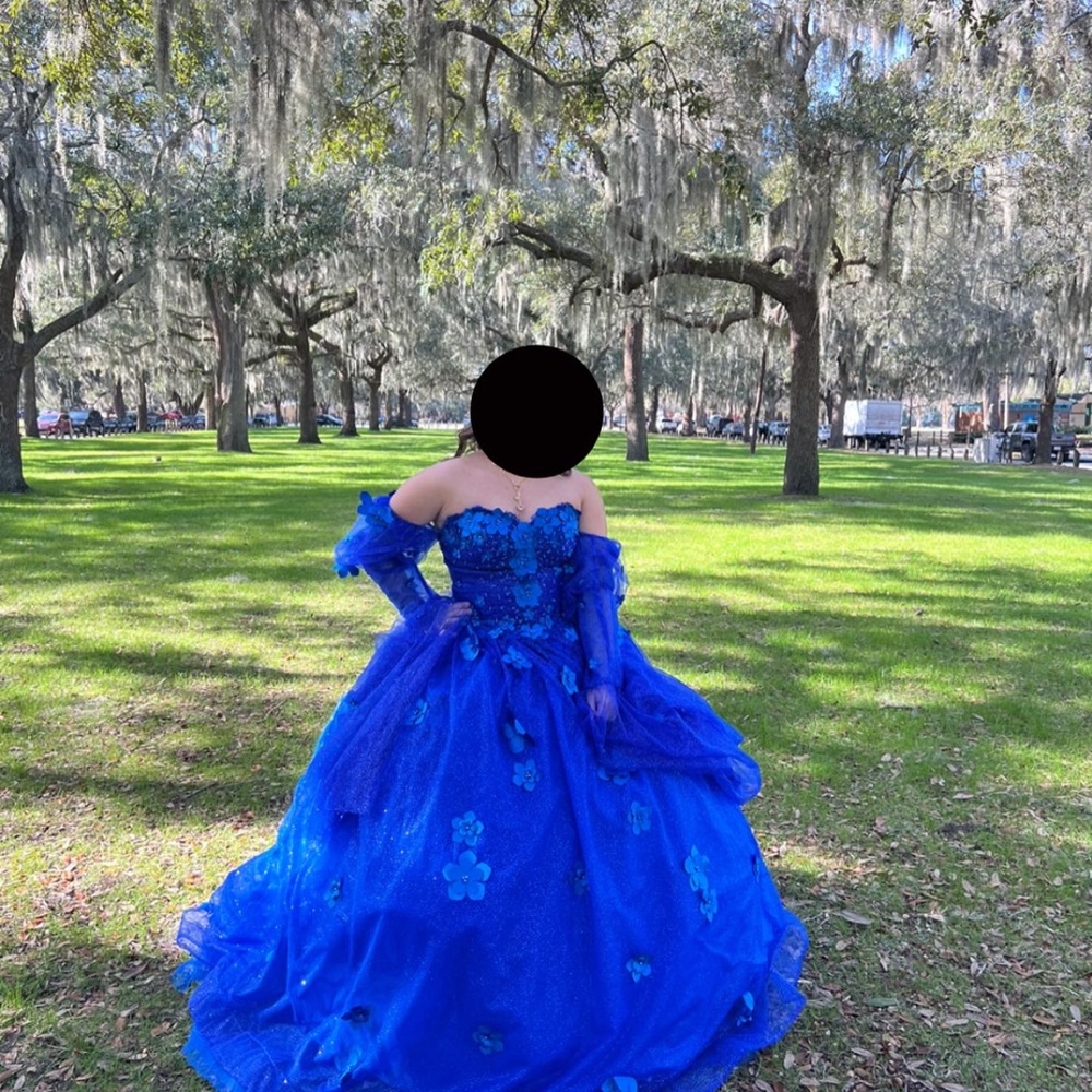 BRAND NEW. Only wore to take pictures for like an hour.